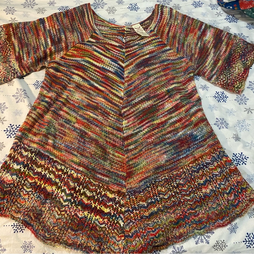 Colorful Knit Sweater Beautiful Light Knit V shaped Hem